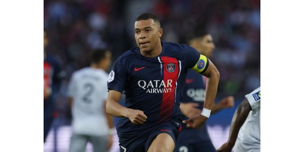 Il Paris Saint-Germain recluta cinque giocatori eccezionali in dieci giorni